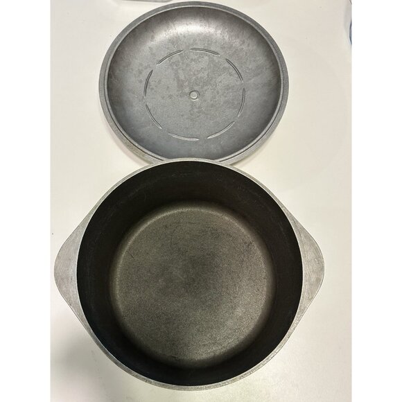 Vintage Club Aluminum 4 Qt. Dutch Oven Sour Dough Almond Cream Circle Camping - Picture 3 of 8